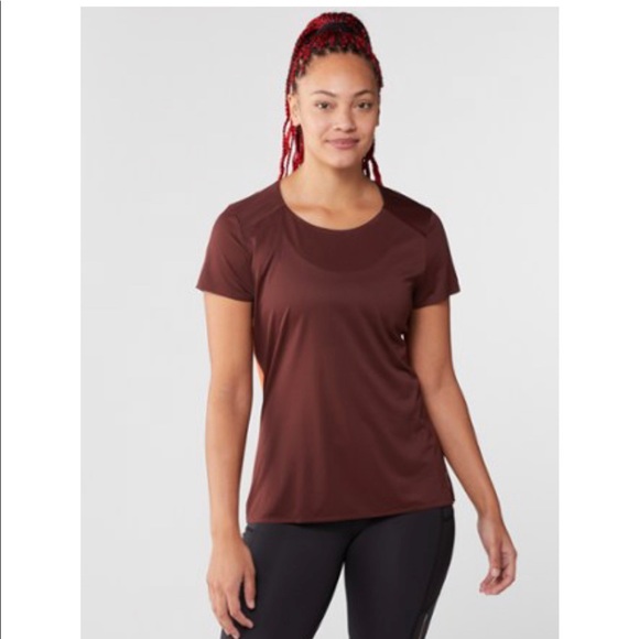 NWT - ON Running - women’s performance T shirt size Large (mulberry & black) - Picture 3 of 6